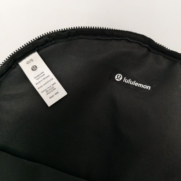 🥬Lululemon All Night Festival Bag 5L Black Gold Accents - Picture 7 of 7